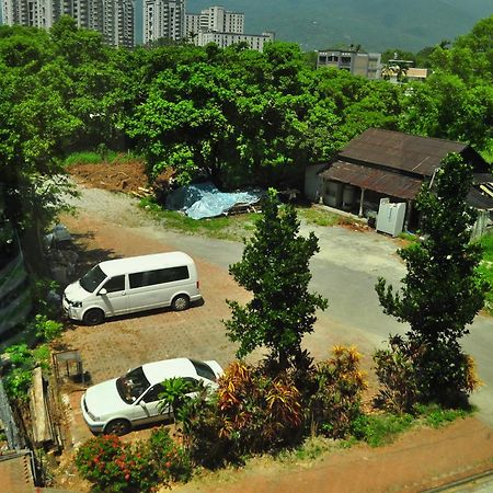 Fly House Backpacker Guesthouse Kota Hualien Bagian luar foto